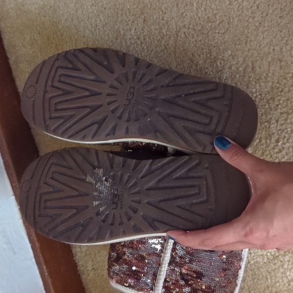 UGG boots - Classic Short Sparkle  sequin S/N 3353 Size 7 - Picture 9 of 10